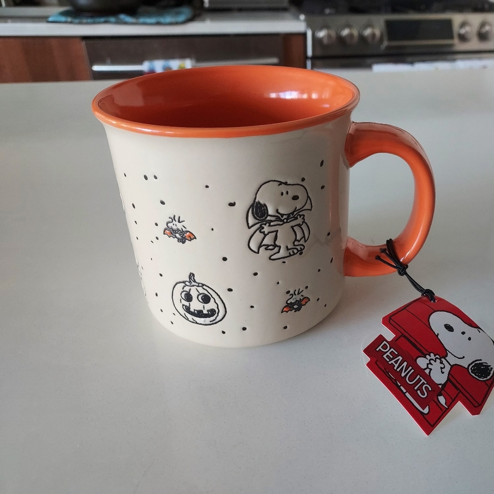 Large Snoopy and Woodstock Halloween mug,  Unused